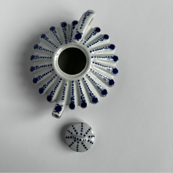 Decorative Teapot Blue White Flat with Lotus Shape Made in China - Picture 6 of 14